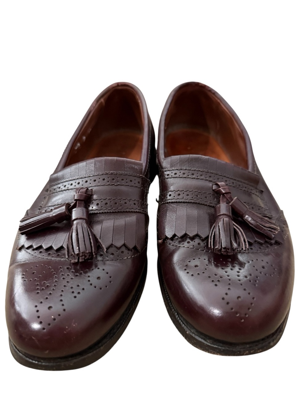 Men's Allen Edmonds Bridgeton Tassel Kiltie Leather Loafers in Burgundy size 8.5